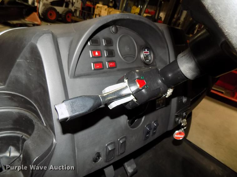 image for item DZ9609 2006 Bobcat 2300 utility vehicle