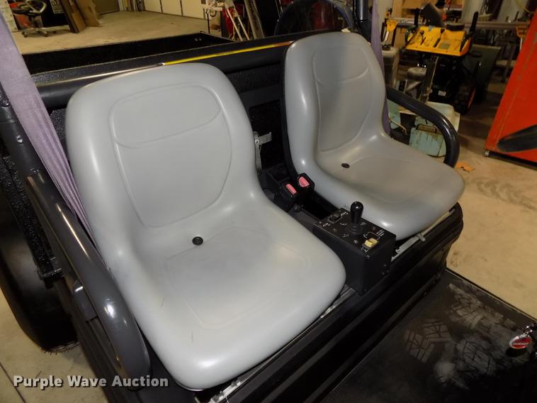 image for item DZ9609 2006 Bobcat 2300 utility vehicle