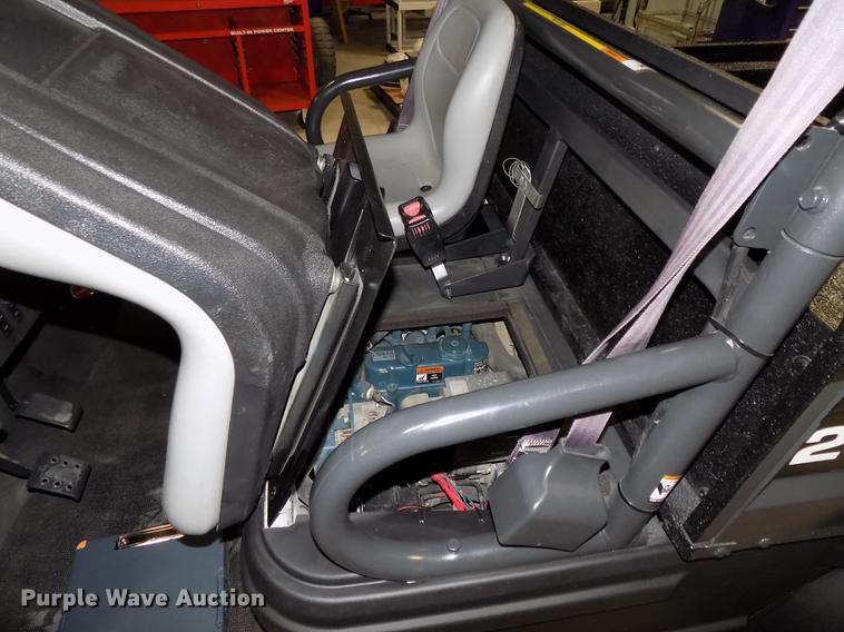 image for item DZ9609 2006 Bobcat 2300 utility vehicle