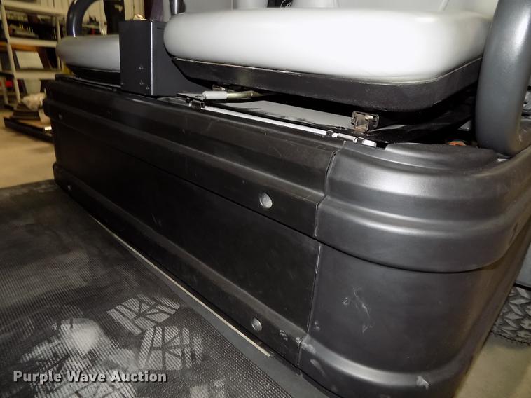 image for item DZ9609 2006 Bobcat 2300 utility vehicle