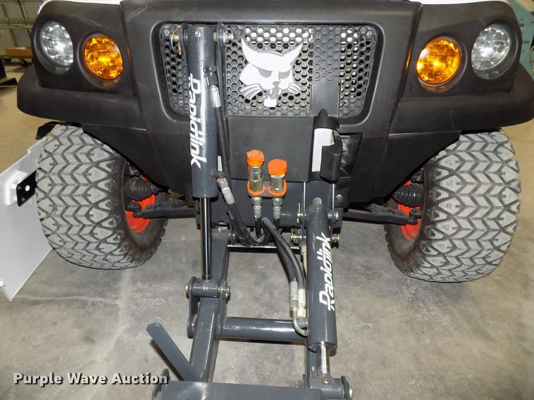 image for item DZ9609 2006 Bobcat 2300 utility vehicle
