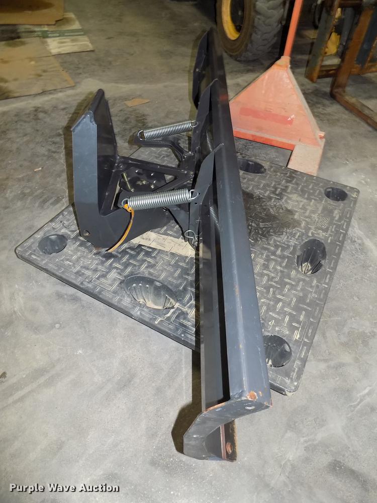 image for item DZ9609 2006 Bobcat 2300 utility vehicle