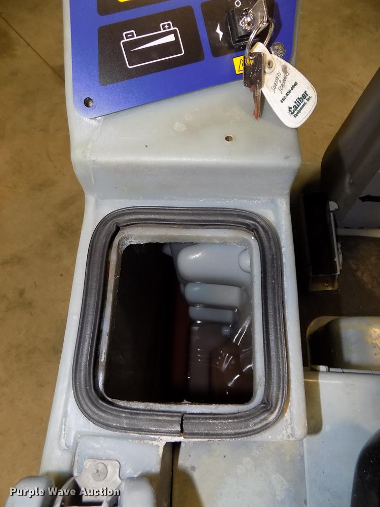 image for item DZ9620 Advance Advenger 3210D floor scrubber