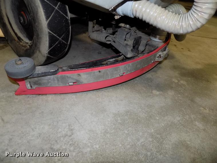 image for item DZ9620 Advance Advenger 3210D floor scrubber