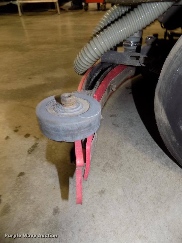 image for item DZ9620 Advance Advenger 3210D floor scrubber