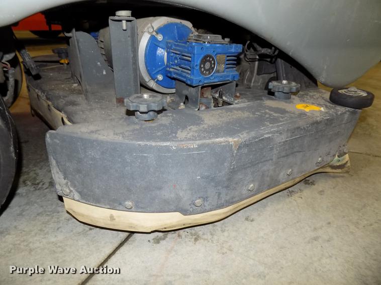 image for item DZ9620 Advance Advenger 3210D floor scrubber