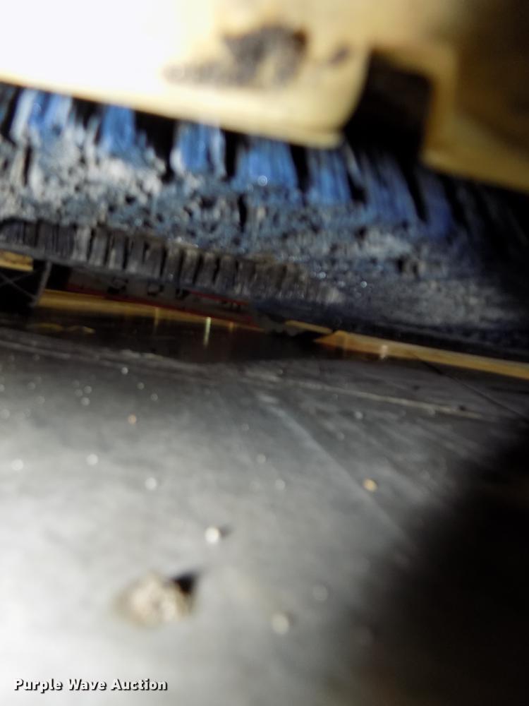 image for item DZ9620 Advance Advenger 3210D floor scrubber