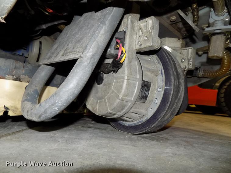 image for item DZ9620 Advance Advenger 3210D floor scrubber