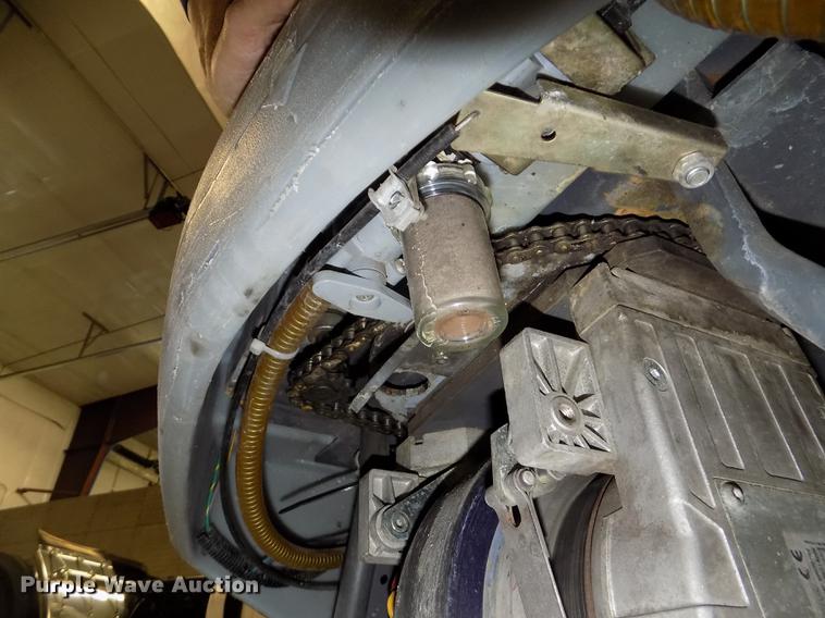 Advance Advenger 3210D floor scrubber in Geneva, NE | Item DZ9620 sold