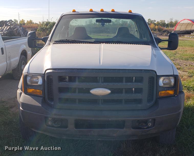 image for item EF9982 2006 Ford F450 Super Duty truck cab and chassis
