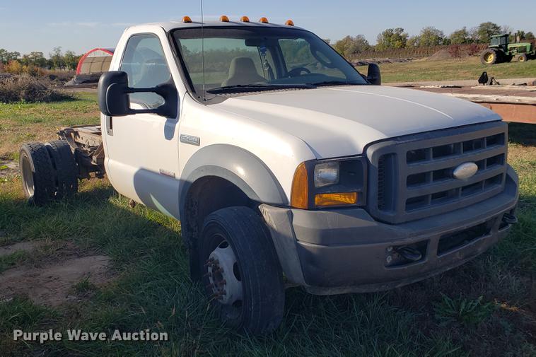image for item EF9982 2006 Ford F450 Super Duty truck cab and chassis