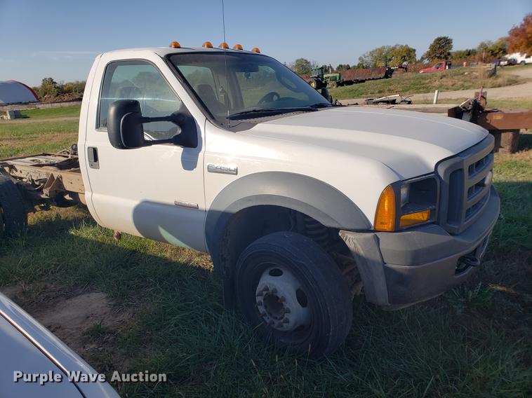image for item EF9982 2006 Ford F450 Super Duty truck cab and chassis
