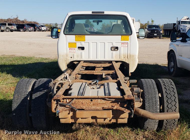 image for item EF9982 2006 Ford F450 Super Duty truck cab and chassis