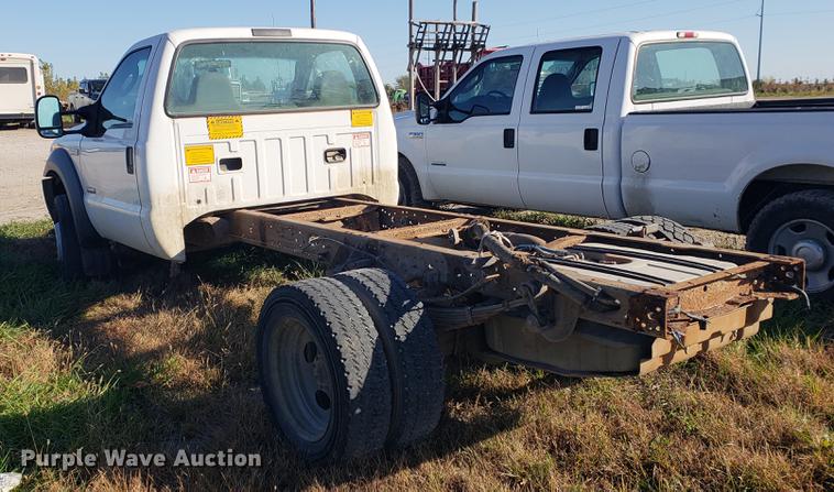 image for item EF9982 2006 Ford F450 Super Duty truck cab and chassis
