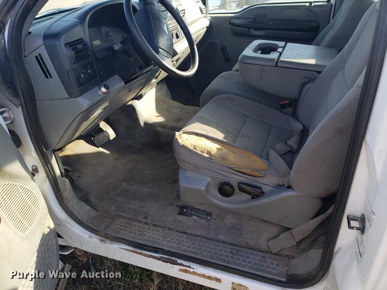 image for item EF9982 2006 Ford F450 Super Duty truck cab and chassis