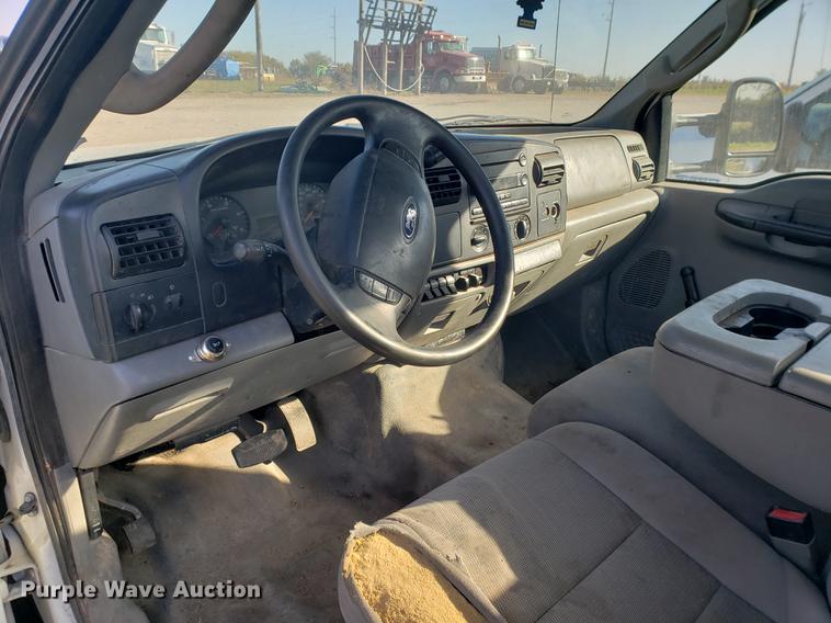 image for item EF9982 2006 Ford F450 Super Duty truck cab and chassis