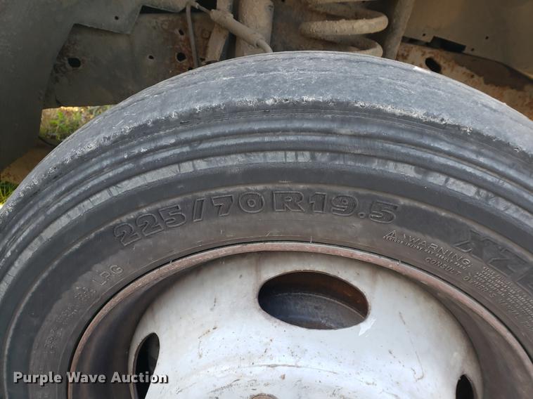 image for item EF9982 2006 Ford F450 Super Duty truck cab and chassis