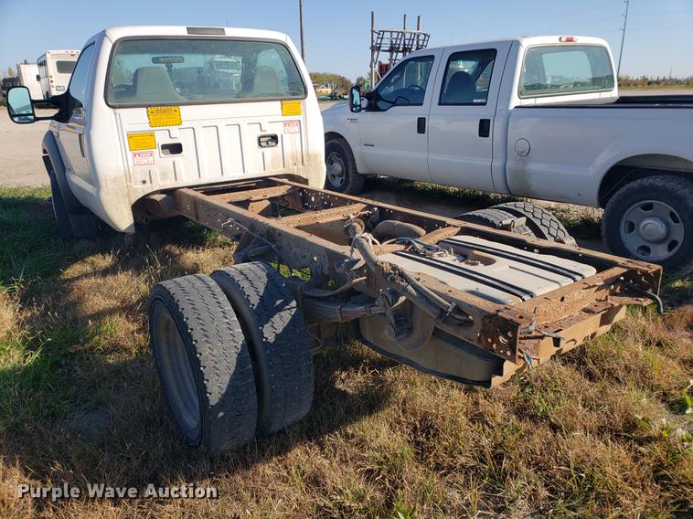 image for item EF9982 2006 Ford F450 Super Duty truck cab and chassis