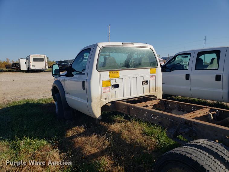 image for item EF9982 2006 Ford F450 Super Duty truck cab and chassis