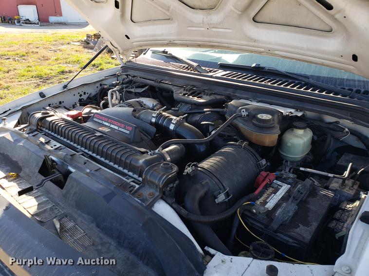 image for item EF9983 2005 Ford F350 Super Duty Crew Cab pickup truck