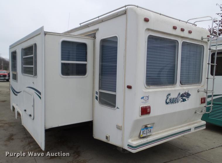 image for item EM9005 1999 Ex-Cel E33TR0 camper