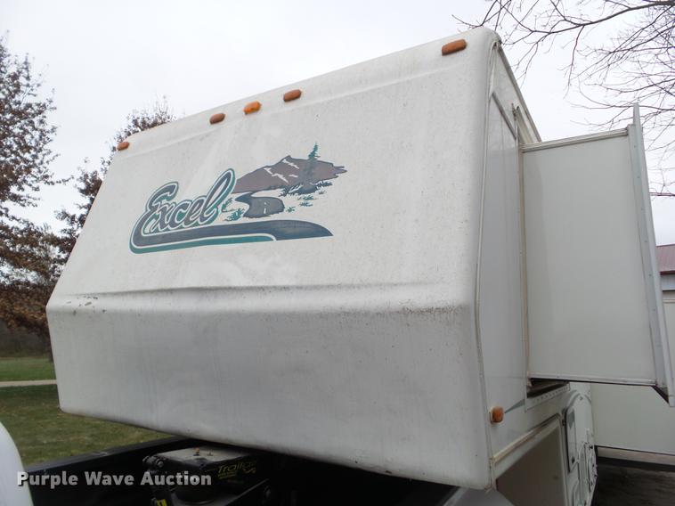 image for item EM9005 1999 Ex-Cel E33TR0 camper