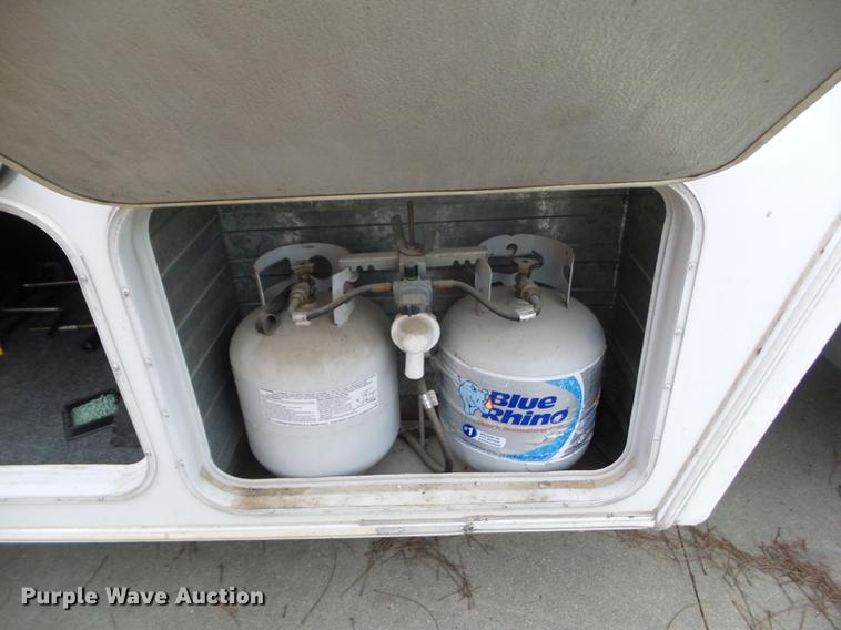 image for item EM9005 1999 Ex-Cel E33TR0 camper