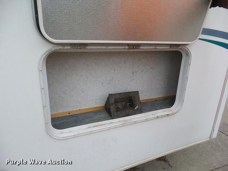 image for item EM9005 1999 Ex-Cel E33TR0 camper