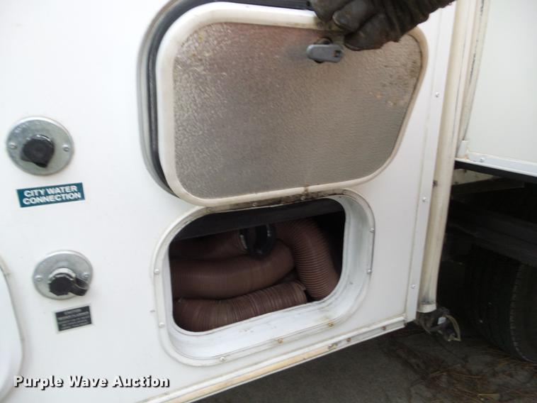 image for item EM9005 1999 Ex-Cel E33TR0 camper