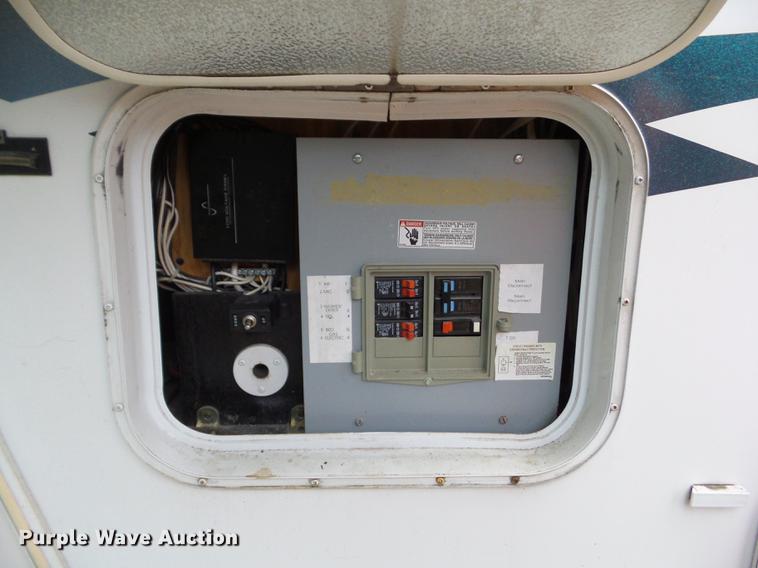 image for item EM9005 1999 Ex-Cel E33TR0 camper