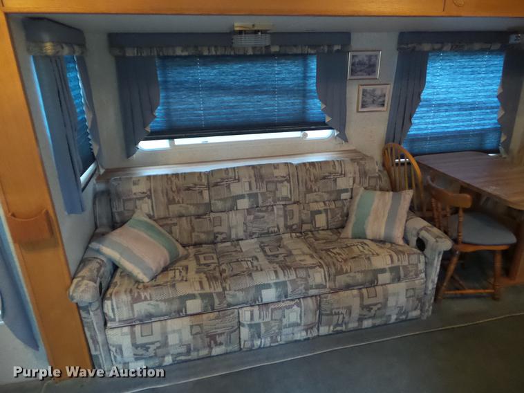 image for item EM9005 1999 Ex-Cel E33TR0 camper