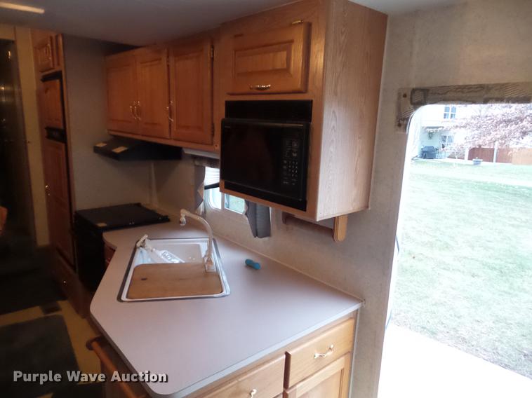 image for item EM9005 1999 Ex-Cel E33TR0 camper