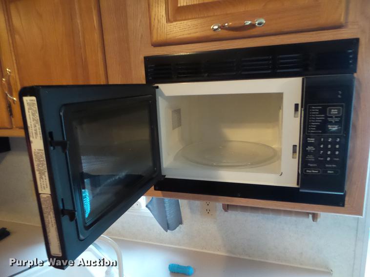 image for item EM9005 1999 Ex-Cel E33TR0 camper