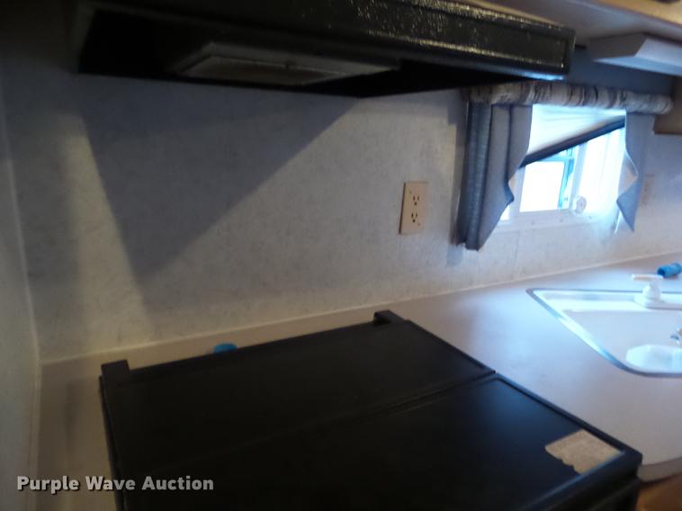 image for item EM9005 1999 Ex-Cel E33TR0 camper