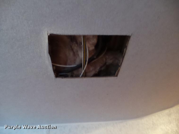 image for item EM9005 1999 Ex-Cel E33TR0 camper