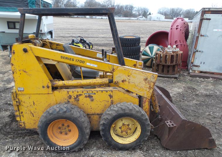 image for item EM9007 Mustang 1700 skid steer