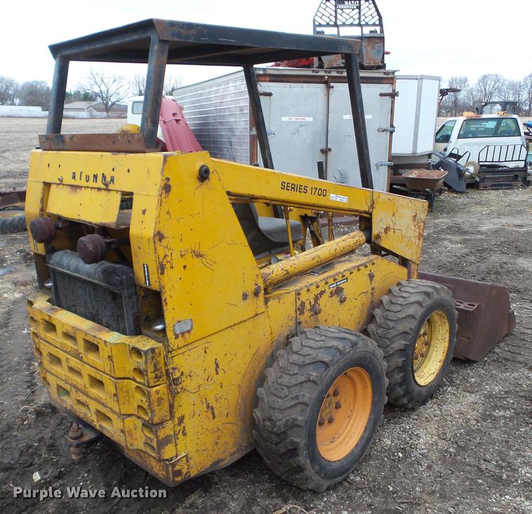 image for item EM9007 Mustang 1700 skid steer