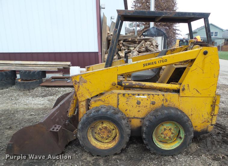 image for item EM9007 Mustang 1700 skid steer