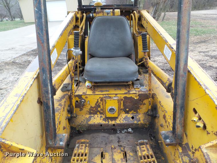 image for item EM9007 Mustang 1700 skid steer