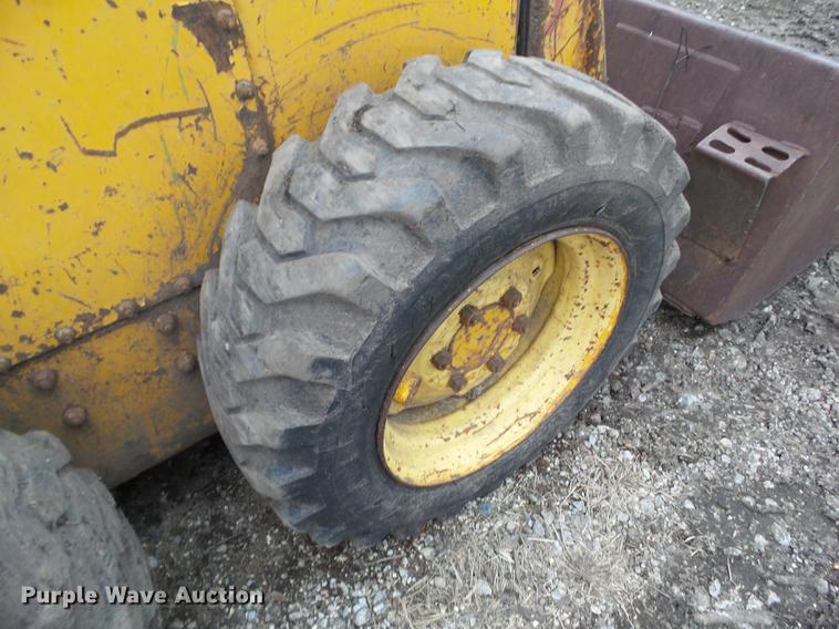 image for item EM9007 Mustang 1700 skid steer