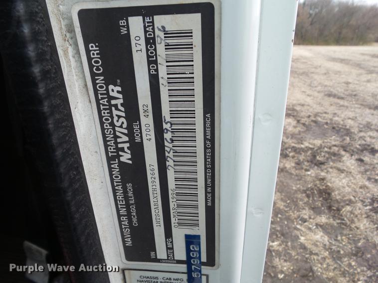 image for item EM9008 1996 International 4700 truck cab and chassis