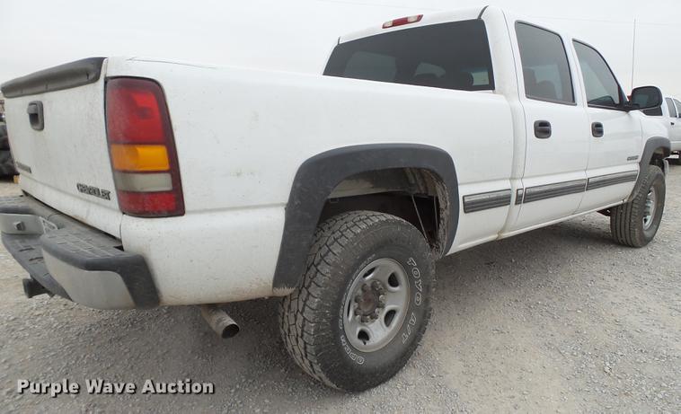 image for item EN9683 2001 Chevrolet Silverado 1500 Crew Cab pickup truck