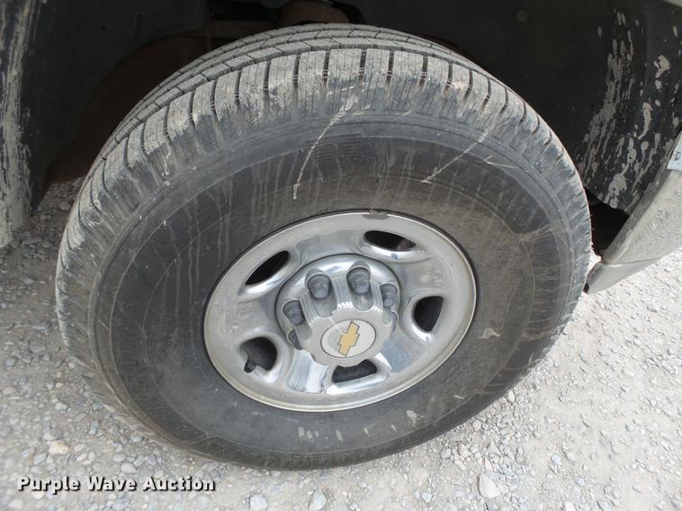 image for item EN9683 2001 Chevrolet Silverado 1500 Crew Cab pickup truck