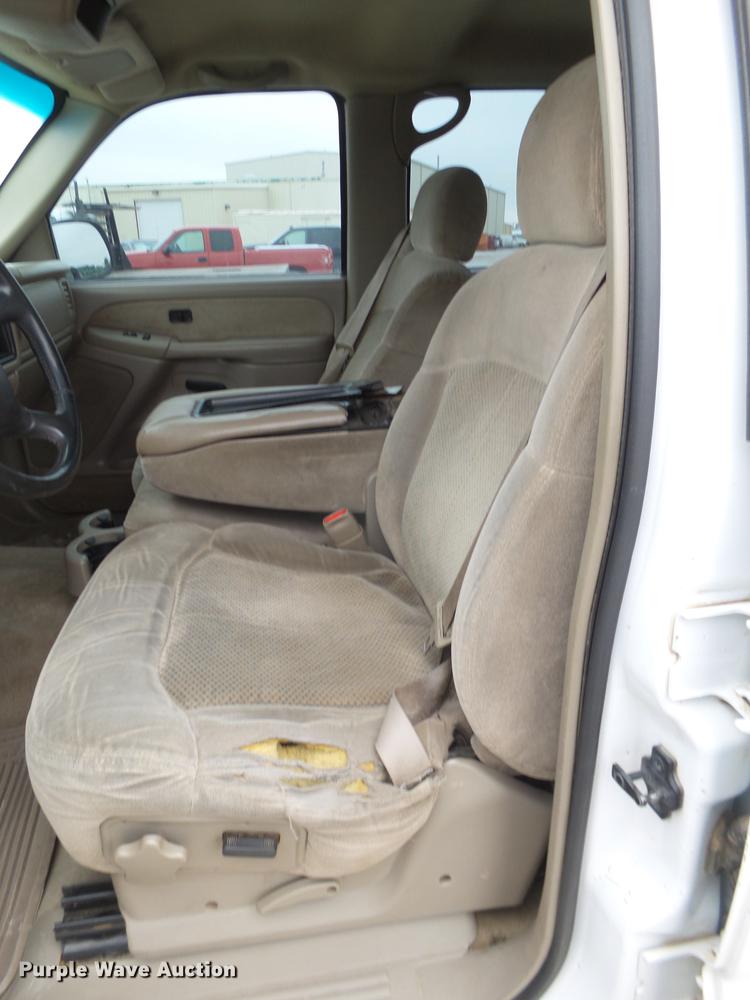 image for item EN9683 2001 Chevrolet Silverado 1500 Crew Cab pickup truck