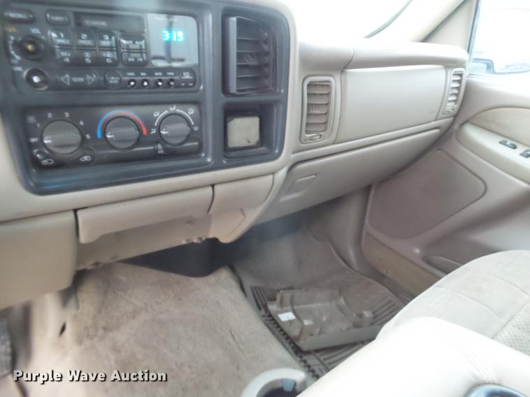 image for item EN9683 2001 Chevrolet Silverado 1500 Crew Cab pickup truck