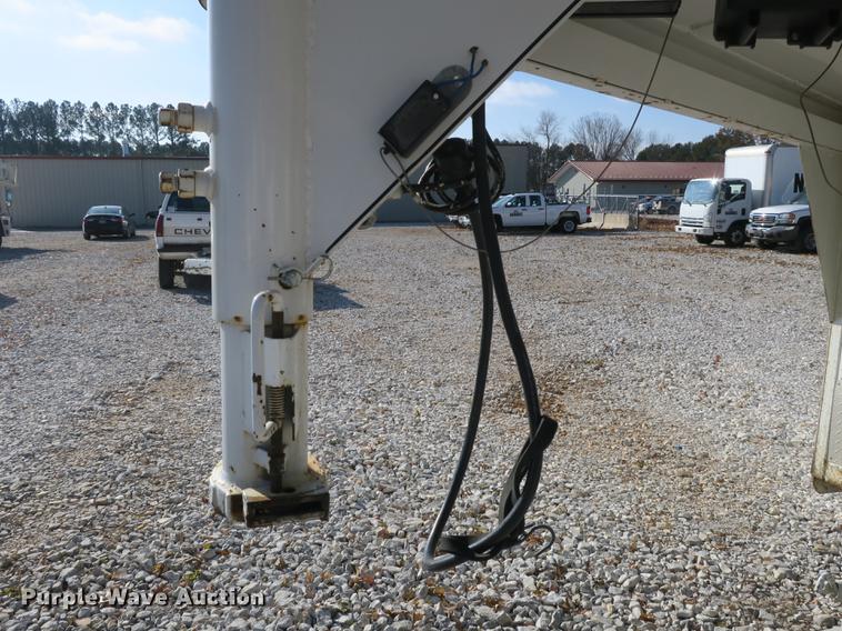 image for item EO9431 2014 Calico enclosed cargo trailer