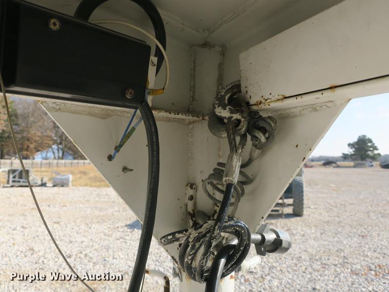 image for item EO9431 2014 Calico enclosed cargo trailer