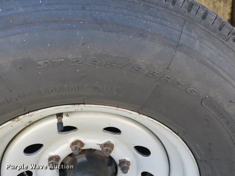 image for item EO9431 2014 Calico enclosed cargo trailer