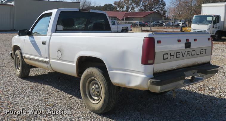 image for item EO9433 2000 Chevrolet 2500 pickup truck