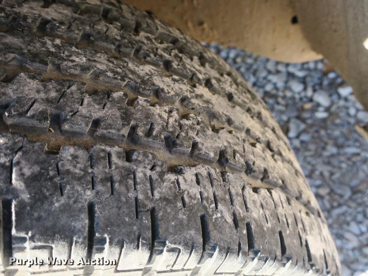 image for item EO9433 2000 Chevrolet 2500 pickup truck